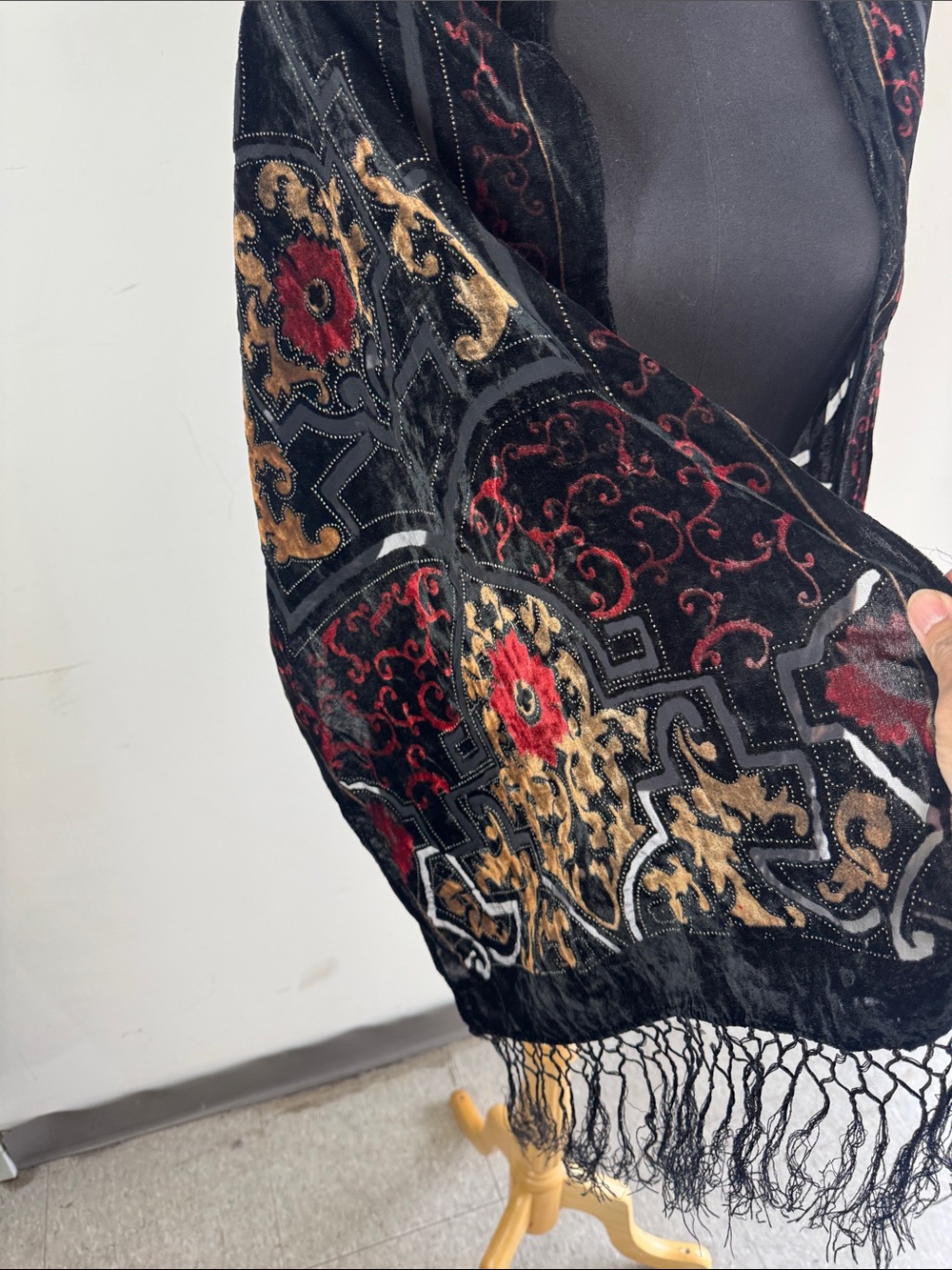Vintage Silk Blend Velvet Burnout Scarf Black Red Fringe Boho Evening Lagenlook - Picture 3 of 11